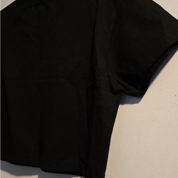 PrettyLittleThing Black Short Sleeve Crop Top - Picture 12 of 13